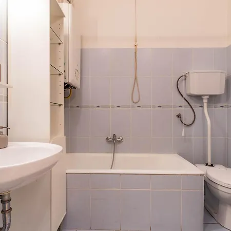 Donaticoeur Escalier Apartment Budapest