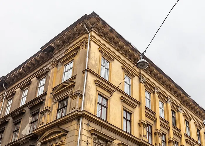 Apartment Donaticoeur Escalier *